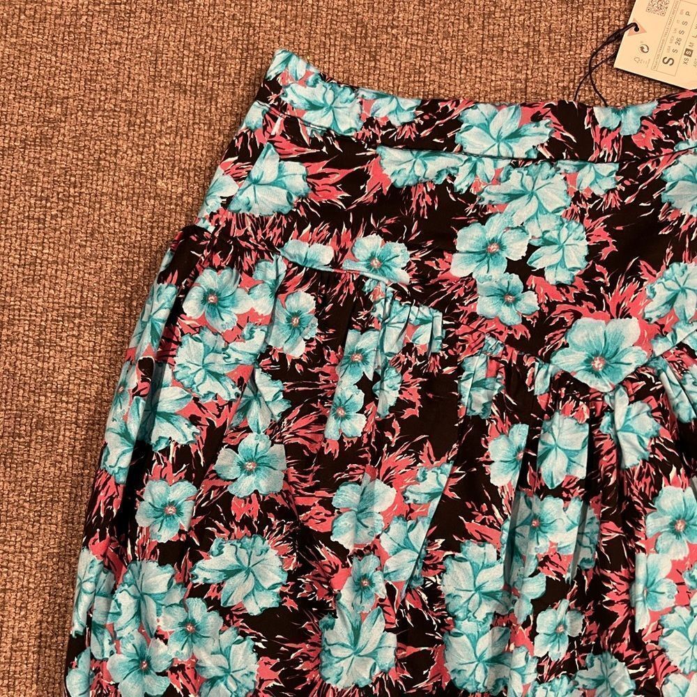 Zara Ruffle Bermuda Skirt - Picture 2 of 8